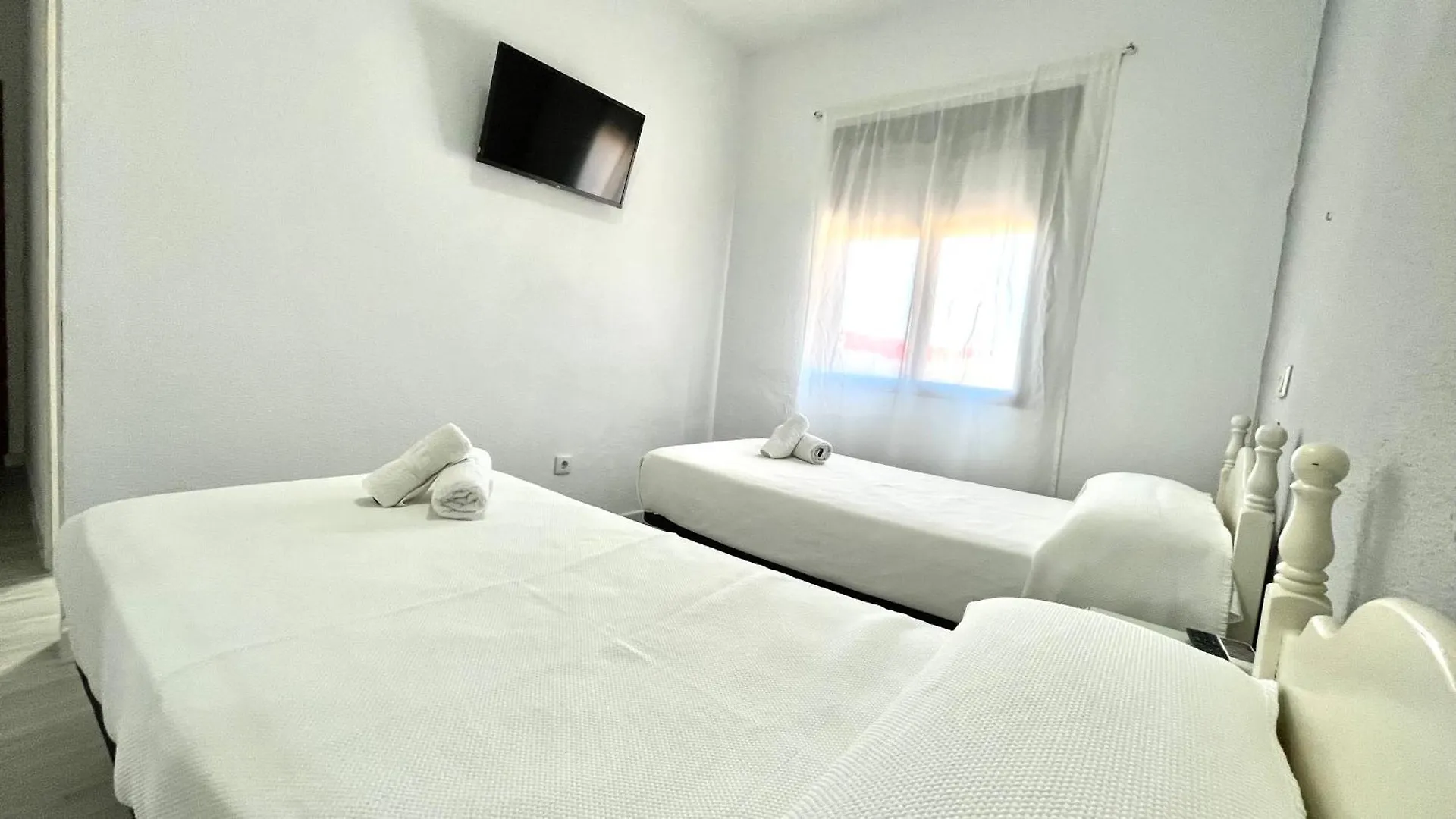Hostal Carlos III Aldea Quintana Guest house