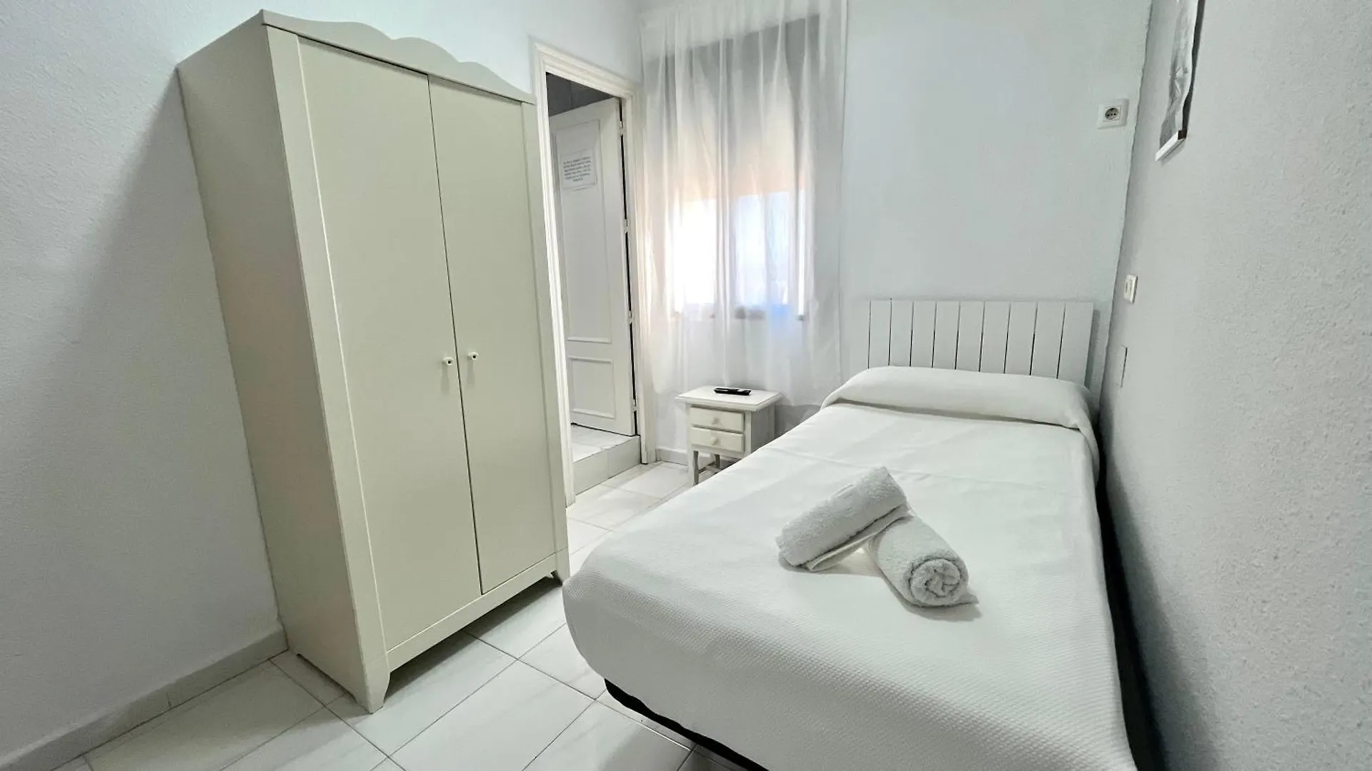 Guest house Hostal Carlos III Aldea Quintana
