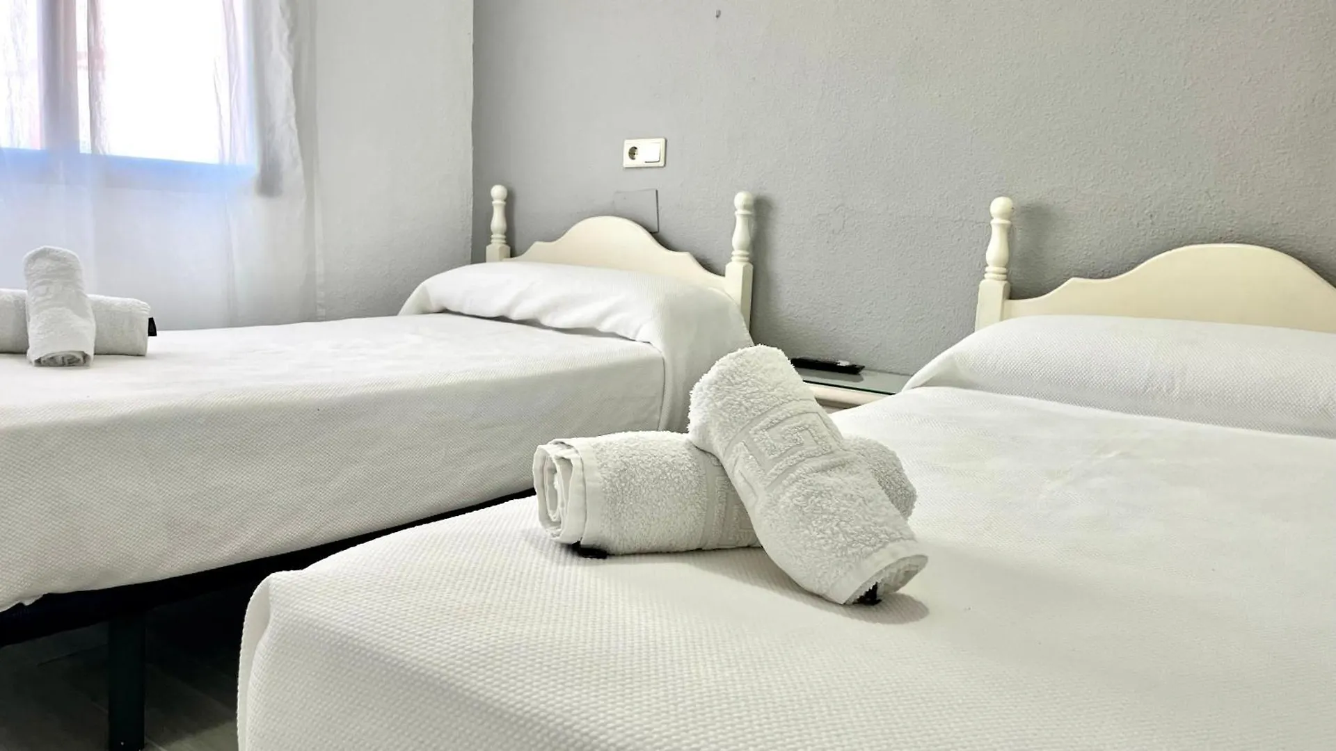 Guest house Hostal Carlos III Aldea Quintana